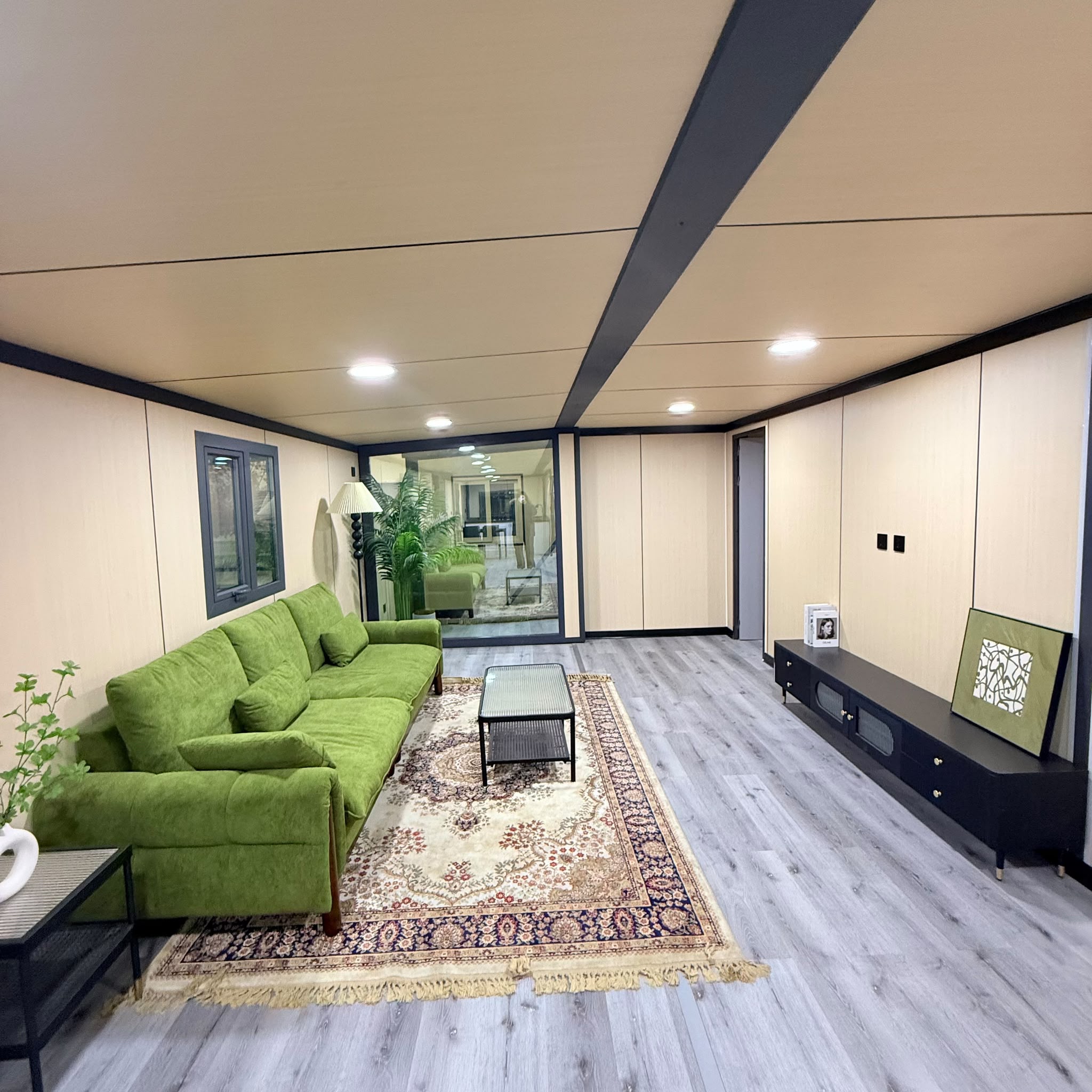 Separate lounge, finished top to bottom